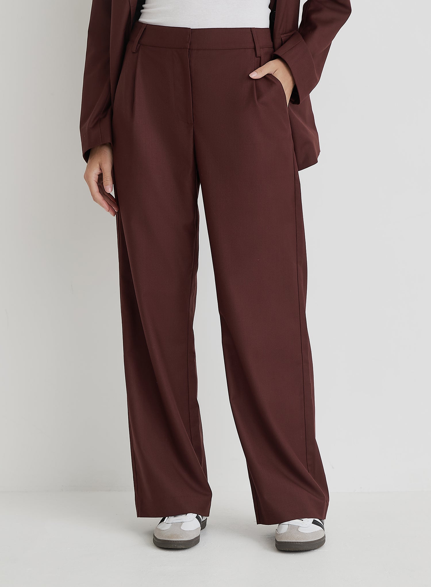 Burgundy Tailored Straight Leg Trouser- Crea