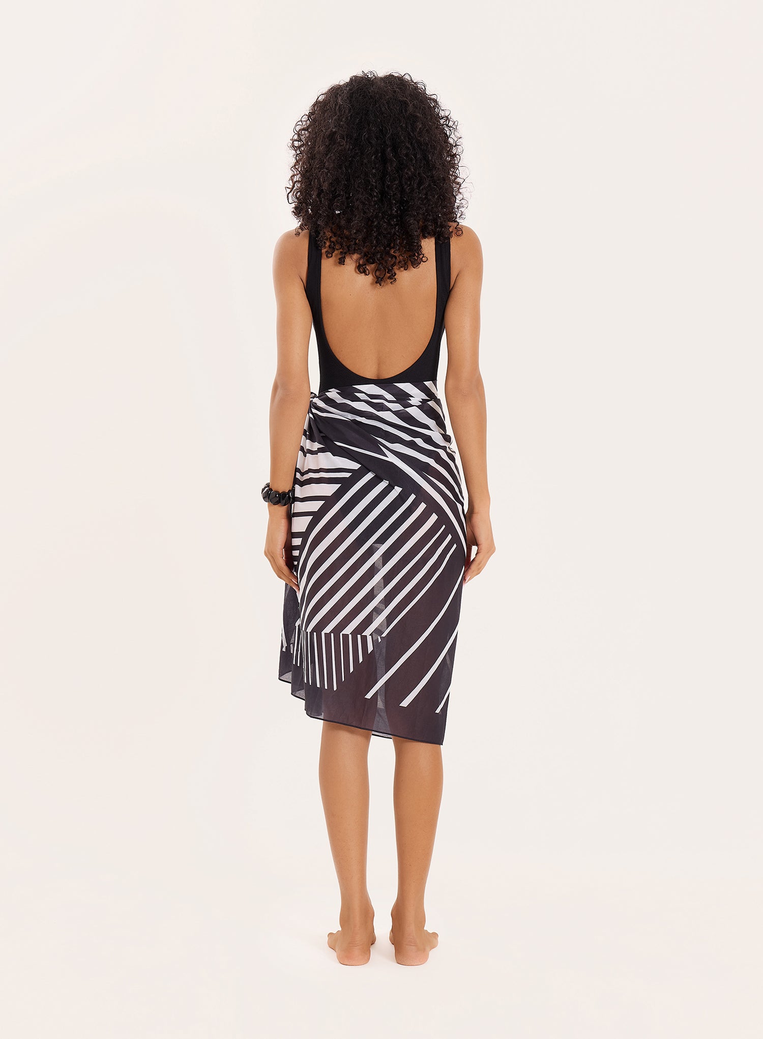 Black And White Abstract Printed Sarong