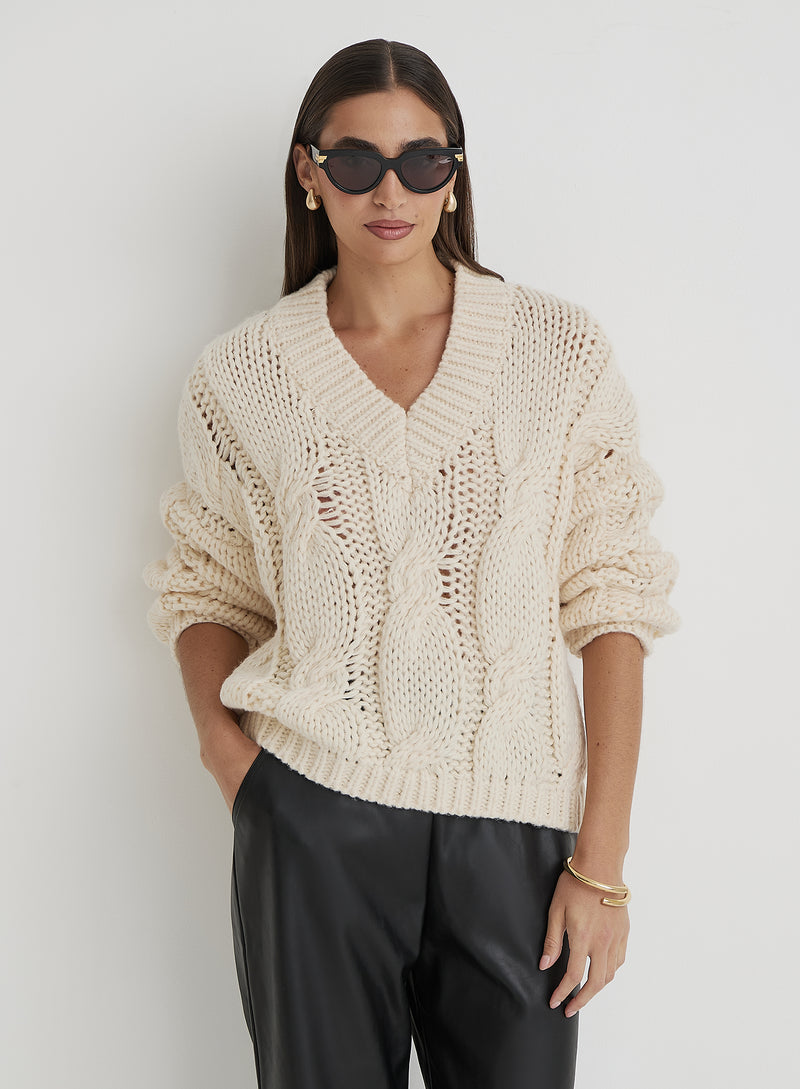 Cream Oversized Cable Knit Jumper- Beanie